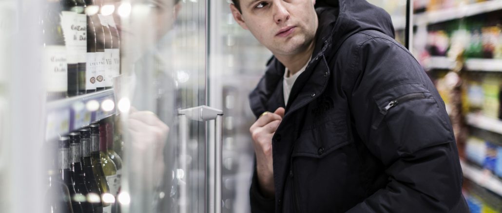 shoplifting image